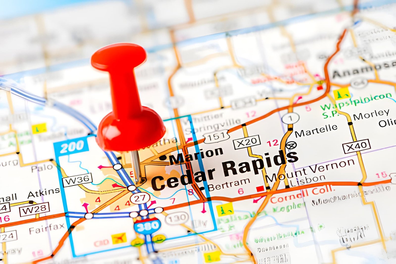 Map of eastern Iowa with a red pin on Cedar Rapids